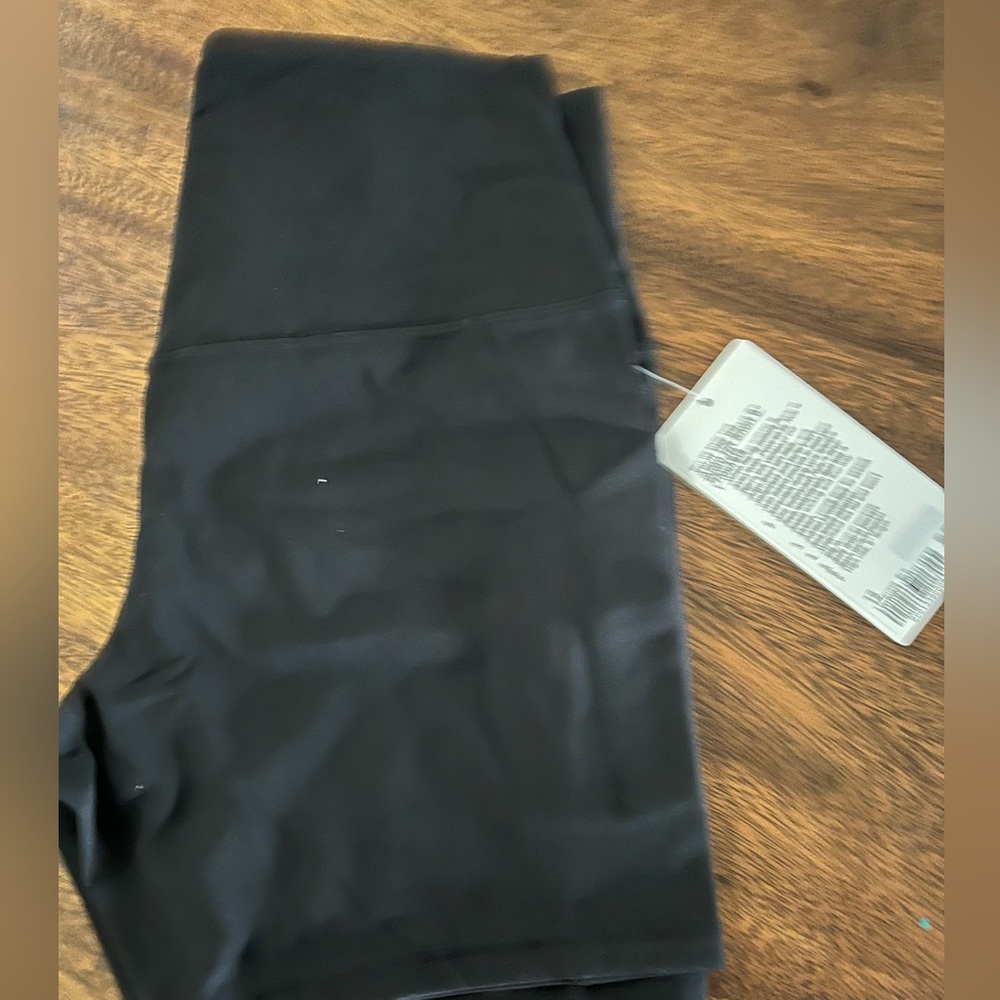 BRAND NEW WITH TAG Lululemon Align Shorts with Pockets 6 Inch Size 12